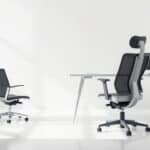 Een modern kantoor met ergonomische meubels voor gezonde werkplek.